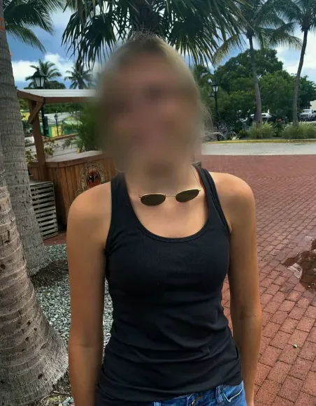 Micaela, 20 años
